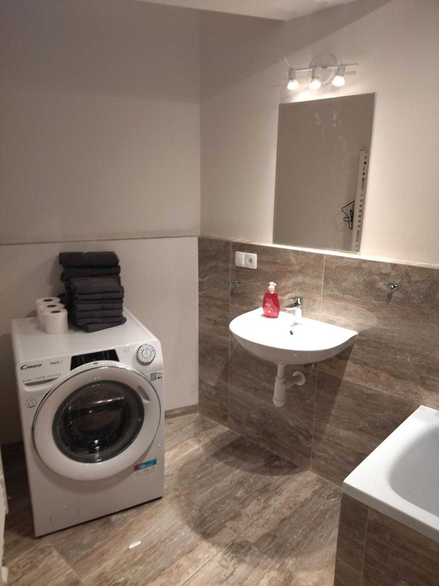 Brand New Studio Apartment #24 In Elite Residence With Free Secure Parking In The Center ปราก ภายนอก รูปภาพ