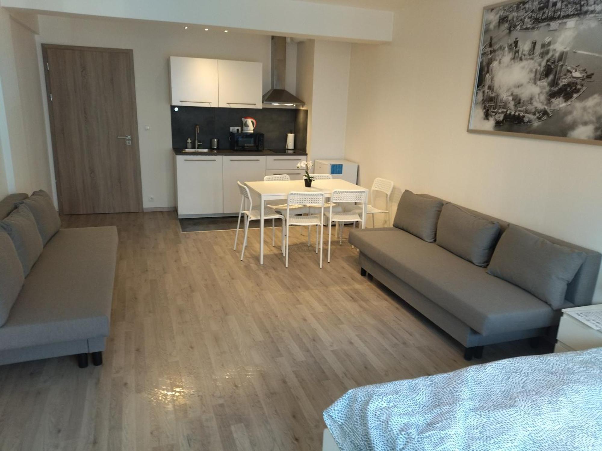Brand New Studio Apartment #24 In Elite Residence With Free Secure Parking In The Center ปราก ภายนอก รูปภาพ